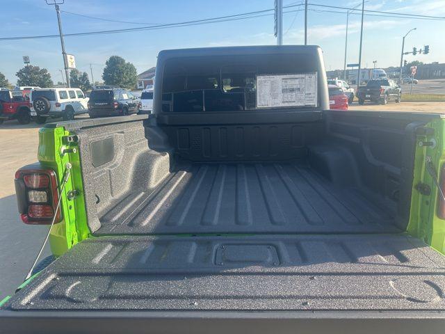 new 2025 Jeep Gladiator car, priced at $53,578
