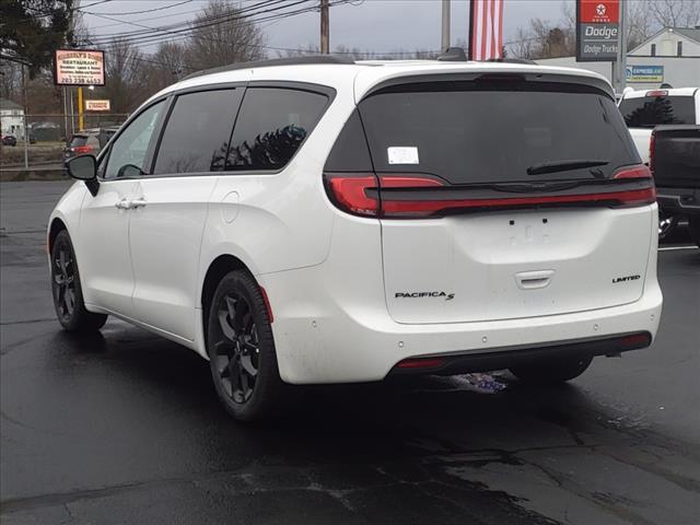 new 2024 Chrysler Pacifica car, priced at $46,218