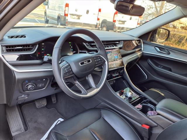 used 2022 Jeep Grand Cherokee car, priced at $31,875
