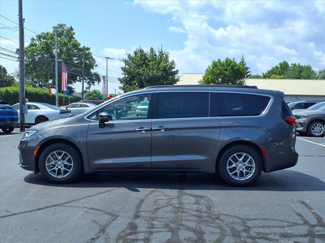 used 2022 Chrysler Pacifica car