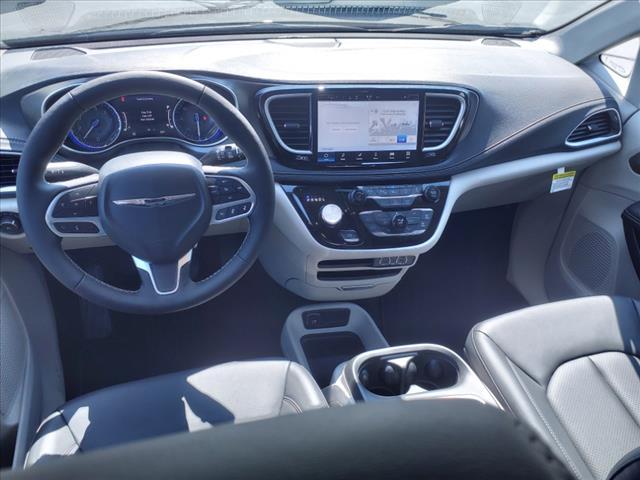 new 2024 Chrysler Pacifica car, priced at $43,690