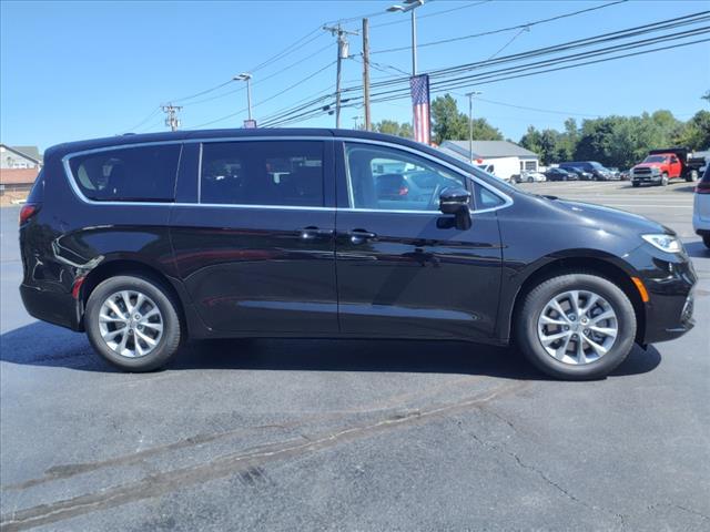 new 2024 Chrysler Pacifica car, priced at $43,690