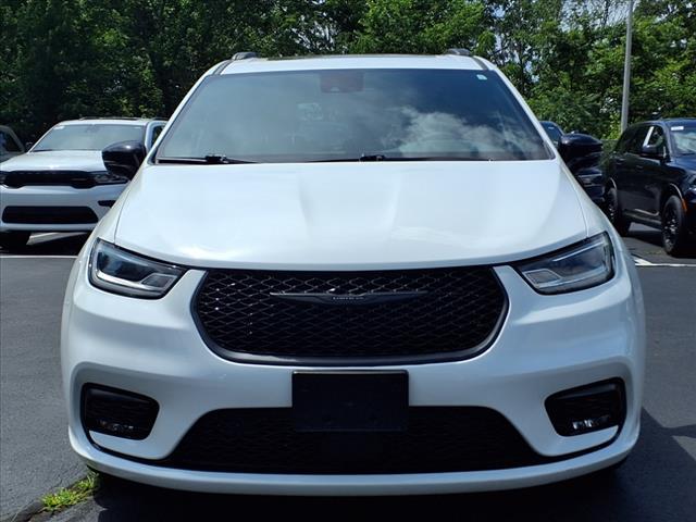 used 2023 Chrysler Pacifica car, priced at $39,823