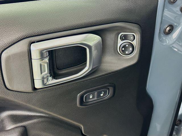 new 2025 Jeep Gladiator car, priced at $46,203