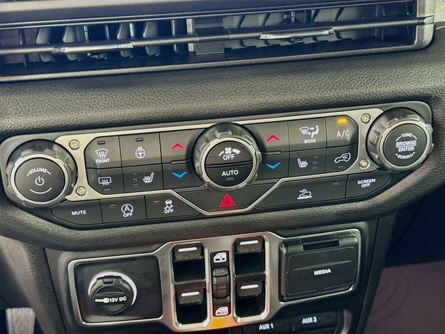 new 2025 Jeep Gladiator car, priced at $46,203