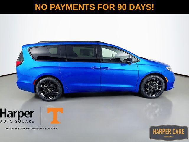 new 2026 Chrysler Pacifica car, priced at $43,663