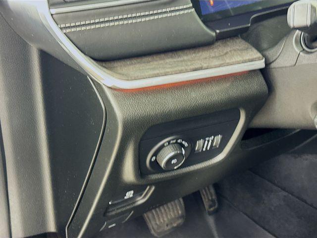 used 2022 Jeep Grand Cherokee car, priced at $33,929