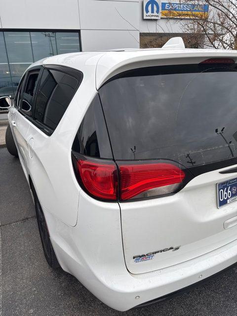 used 2020 Chrysler Pacifica car, priced at $11,954