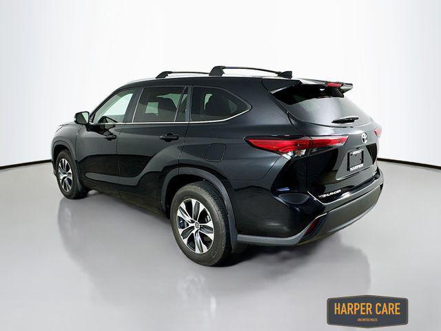 used 2023 Toyota Highlander car, priced at $38,717