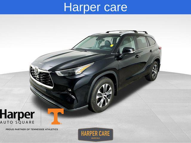 used 2023 Toyota Highlander car, priced at $38,717
