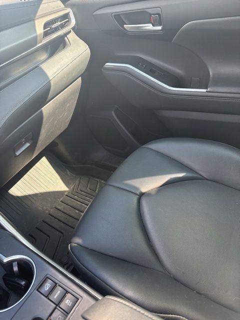 used 2023 Toyota Highlander car, priced at $39,417