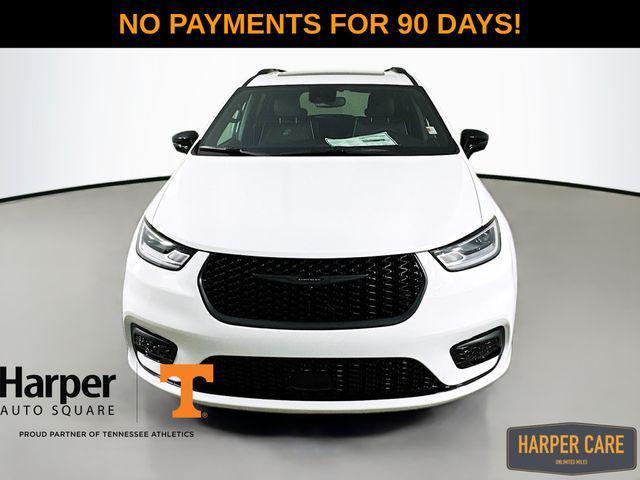 new 2025 Chrysler Pacifica car, priced at $50,390