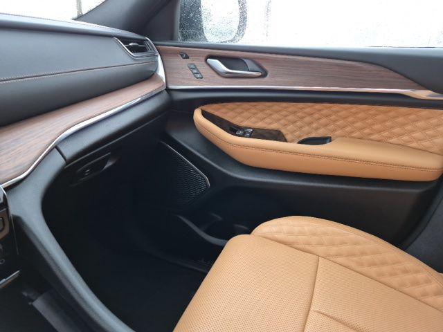 used 2024 Jeep Grand Cherokee car, priced at $47,799