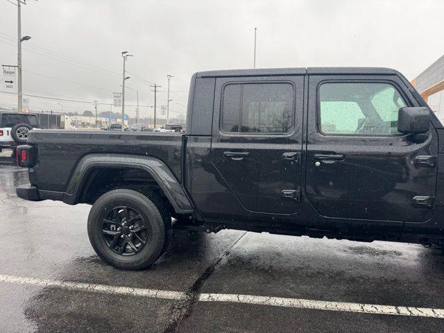 used 2021 Jeep Gladiator car, priced at $32,359