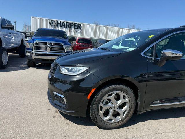 used 2023 Chrysler Pacifica car, priced at $29,098