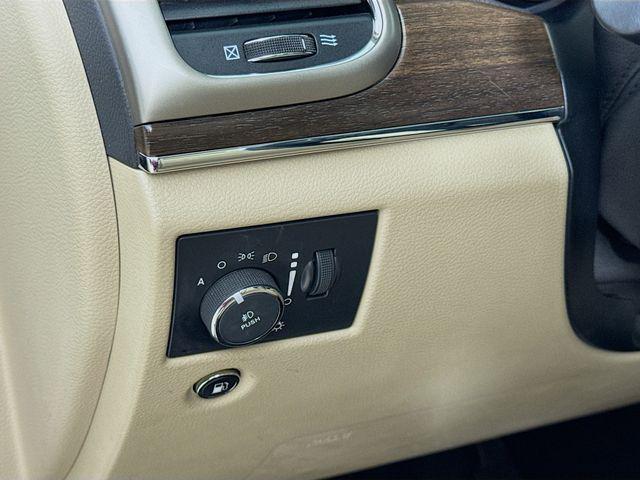 used 2015 Jeep Grand Cherokee car, priced at $10,749