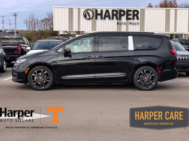 new 2023 Chrysler Pacifica car, priced at $45,156