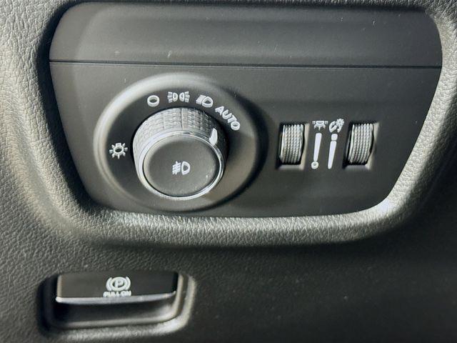 used 2022 Jeep Grand Cherokee car, priced at $31,100