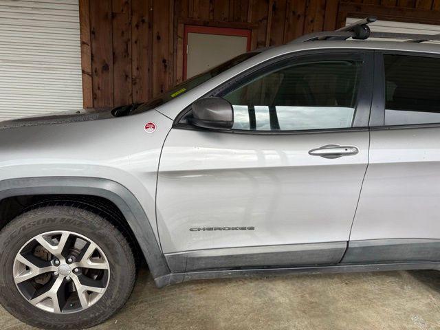 used 2015 Jeep Cherokee car, priced at $7,900