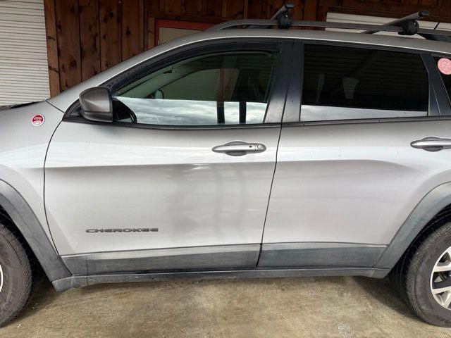 used 2015 Jeep Cherokee car, priced at $7,900