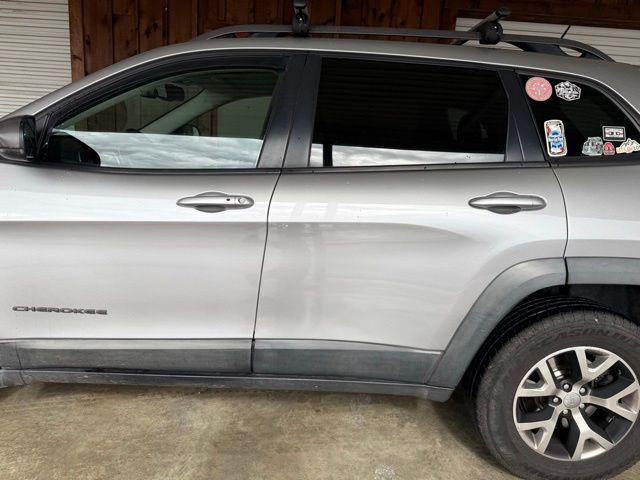 used 2015 Jeep Cherokee car, priced at $7,900