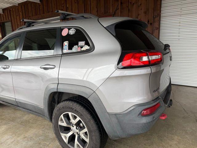 used 2015 Jeep Cherokee car, priced at $7,900