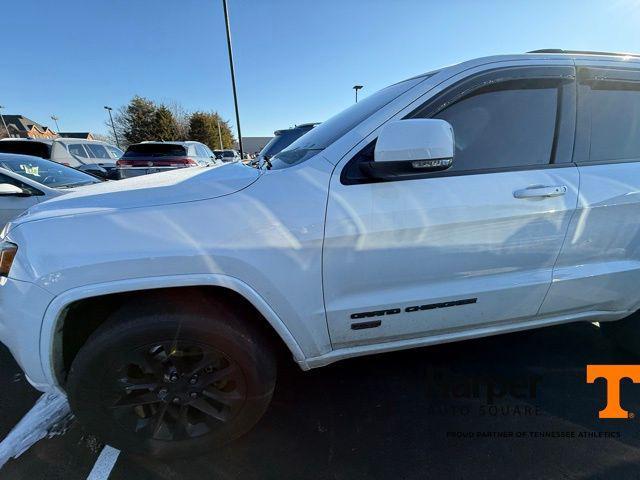 used 2016 Jeep Grand Cherokee car, priced at $12,871