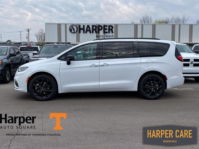 new 2024 Chrysler Pacifica car, priced at $55,184