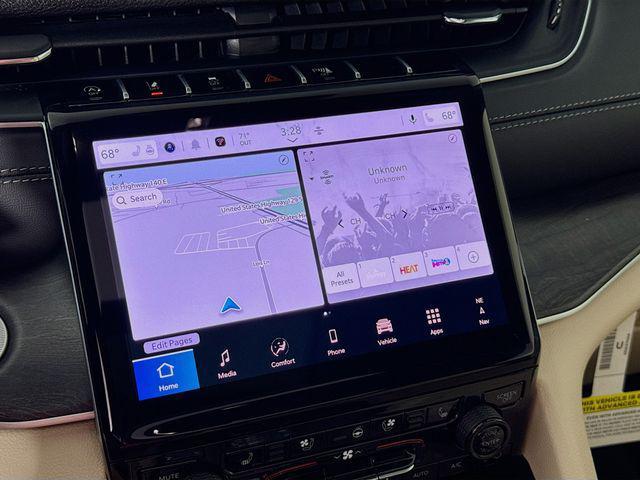 new 2025 Jeep Grand Cherokee car, priced at $46,653