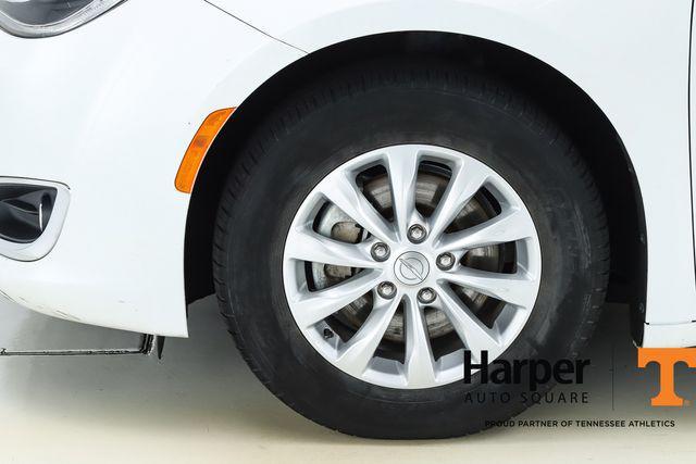 used 2018 Chrysler Pacifica car, priced at $10,401