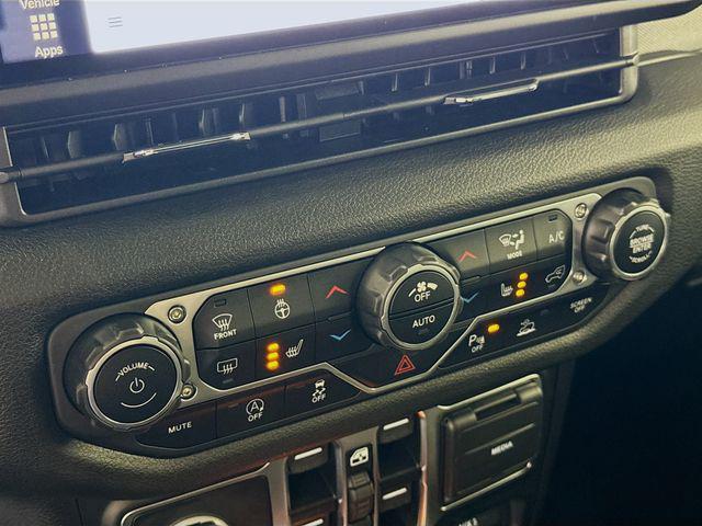 new 2025 Jeep Gladiator car, priced at $47,324