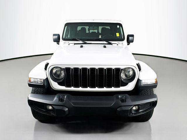 used 2024 Jeep Gladiator car, priced at $38,099