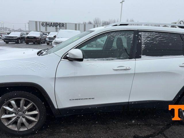 used 2016 Jeep Cherokee car, priced at $10,274