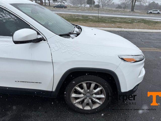 used 2016 Jeep Cherokee car, priced at $10,274