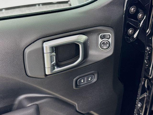 new 2025 Jeep Wrangler car, priced at $47,340
