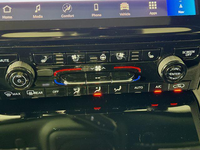 new 2025 Jeep Grand Cherokee car, priced at $49,106