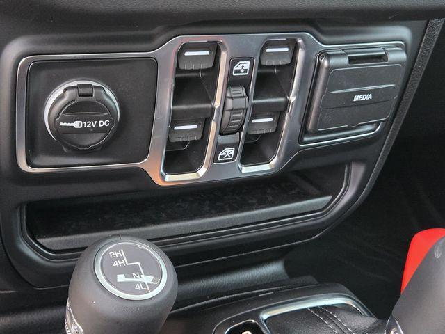 new 2025 Jeep Gladiator car, priced at $42,421