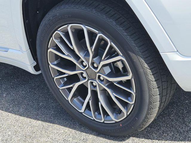 new 2025 Jeep Grand Cherokee L car, priced at $55,950