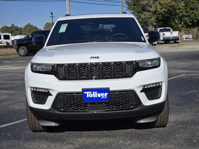 new 2025 Jeep Grand Cherokee car, priced at $45,000