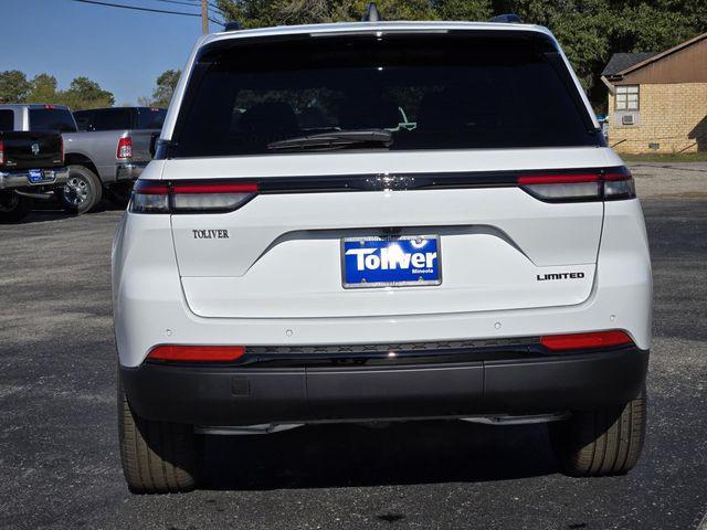 new 2025 Jeep Grand Cherokee car, priced at $45,000