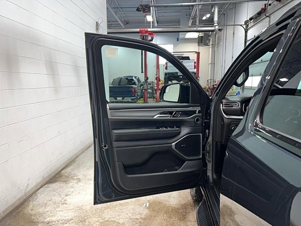 new 2025 Jeep Wagoneer car, priced at $74,495