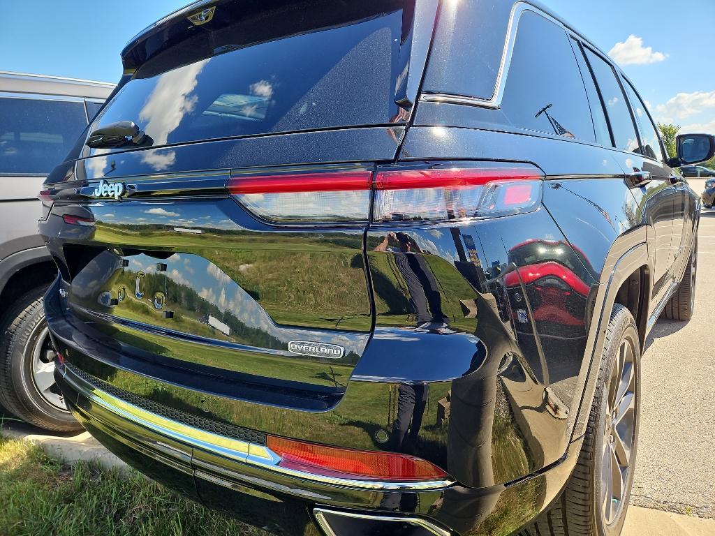 used 2023 Jeep Grand Cherokee car, priced at $42,995