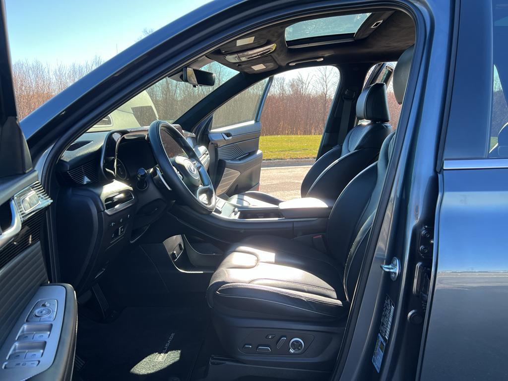 used 2024 Hyundai Palisade car, priced at $39,995