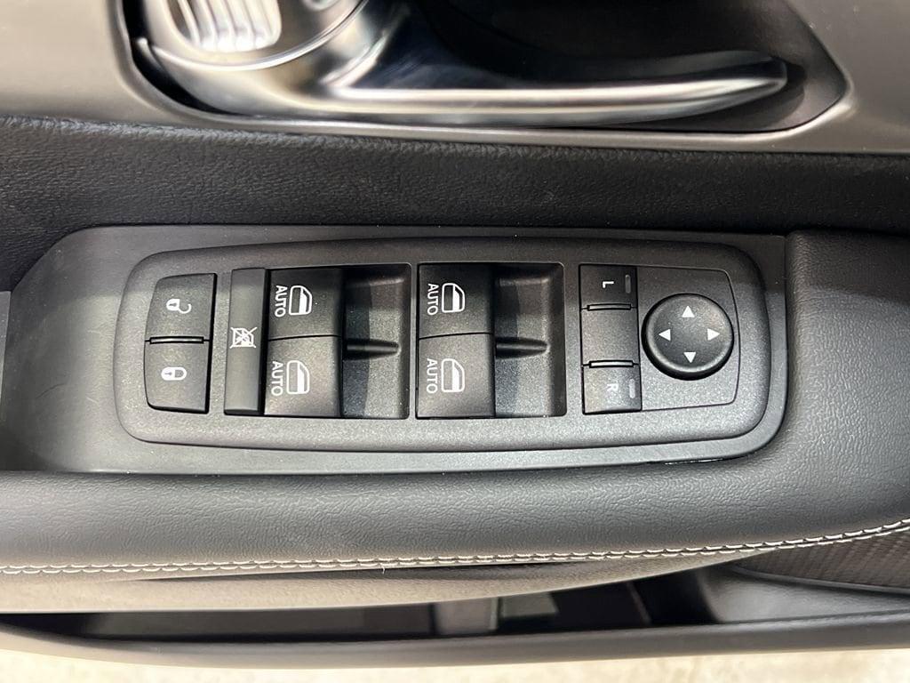 new 2025 Chrysler Pacifica car, priced at $41,595