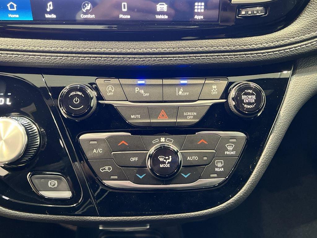 new 2025 Chrysler Pacifica car, priced at $41,595
