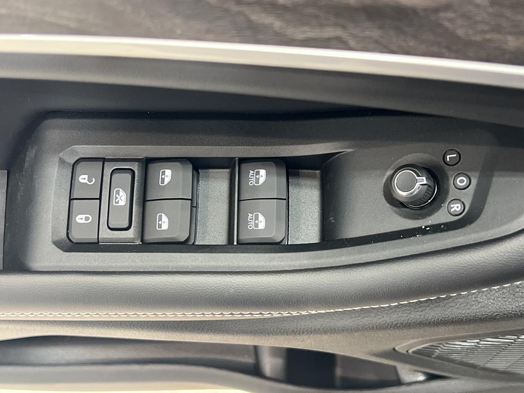 new 2025 Jeep Grand Cherokee car