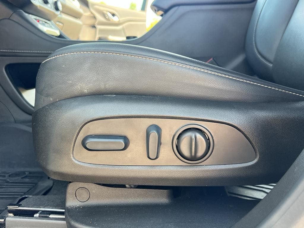 used 2023 GMC Acadia car, priced at $37,595