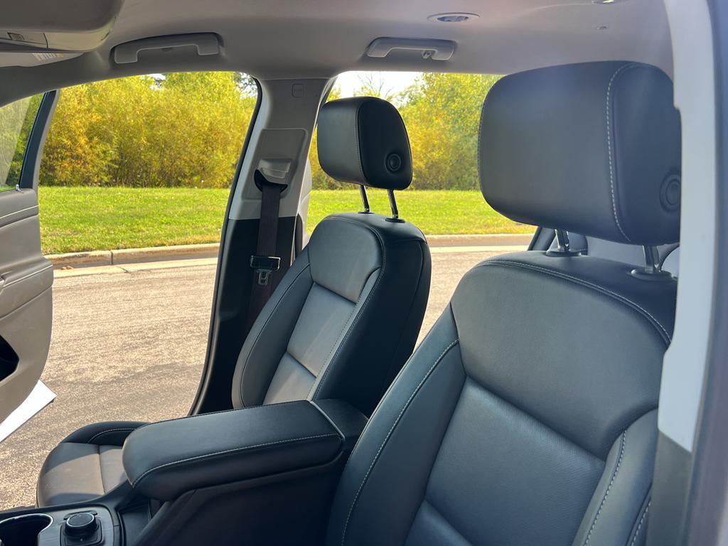 used 2023 GMC Acadia car, priced at $37,595