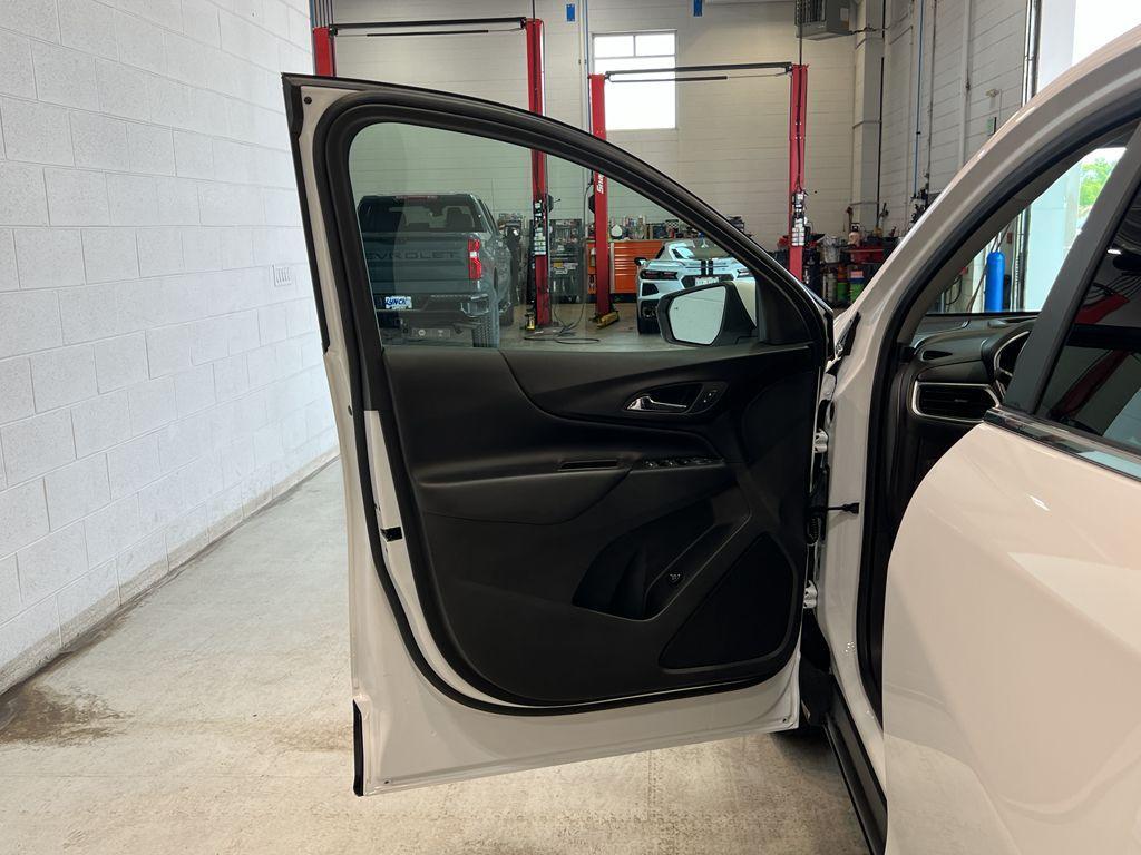 used 2022 Chevrolet Equinox car, priced at $24,995