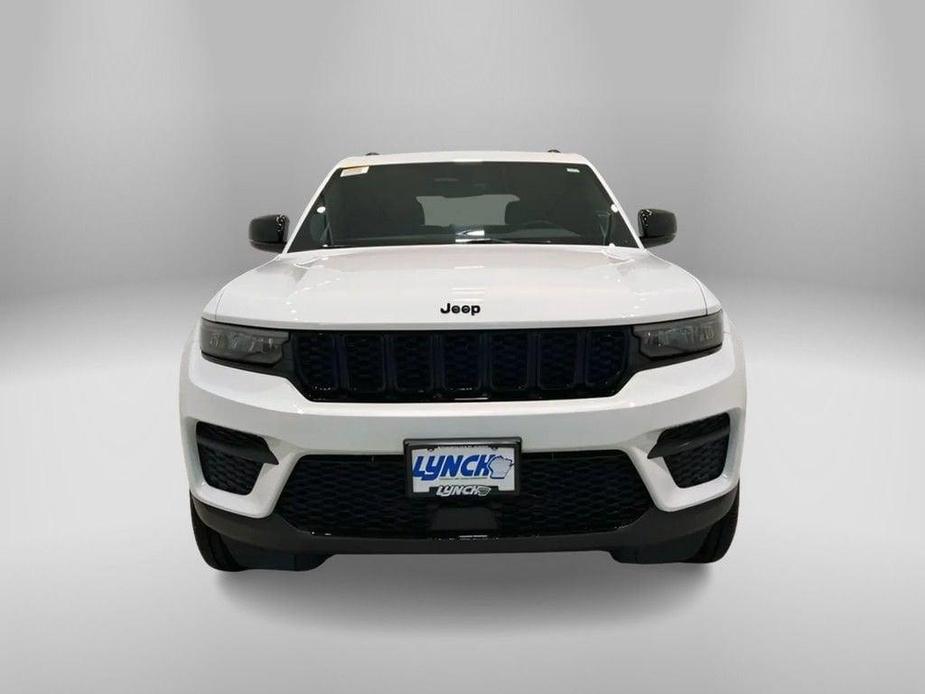 new 2025 Jeep Grand Cherokee car, priced at $45,997